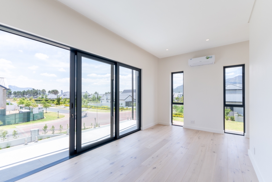 To Let 4 Bedroom Property for Rent in Val De Vie Estate Western Cape